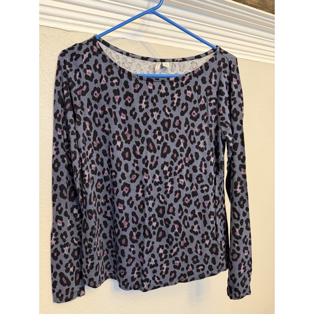 Cato, women's size S black & gray animal print shirt Leopard Print